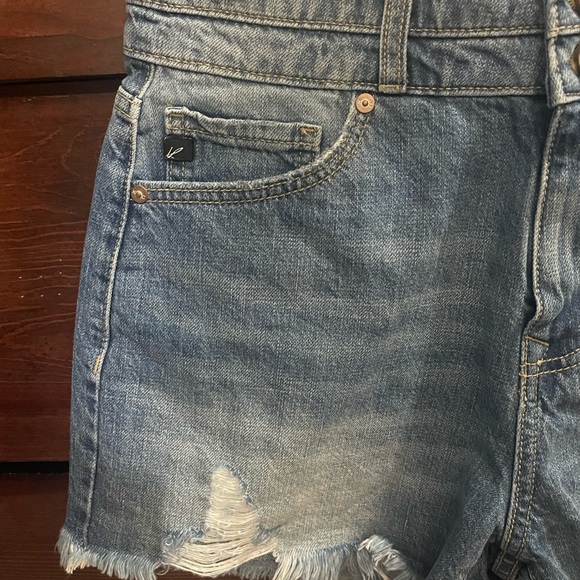 Kancan Double Button Distressed Shorts Size 7/27 High Waisted - Picture 6 of 11